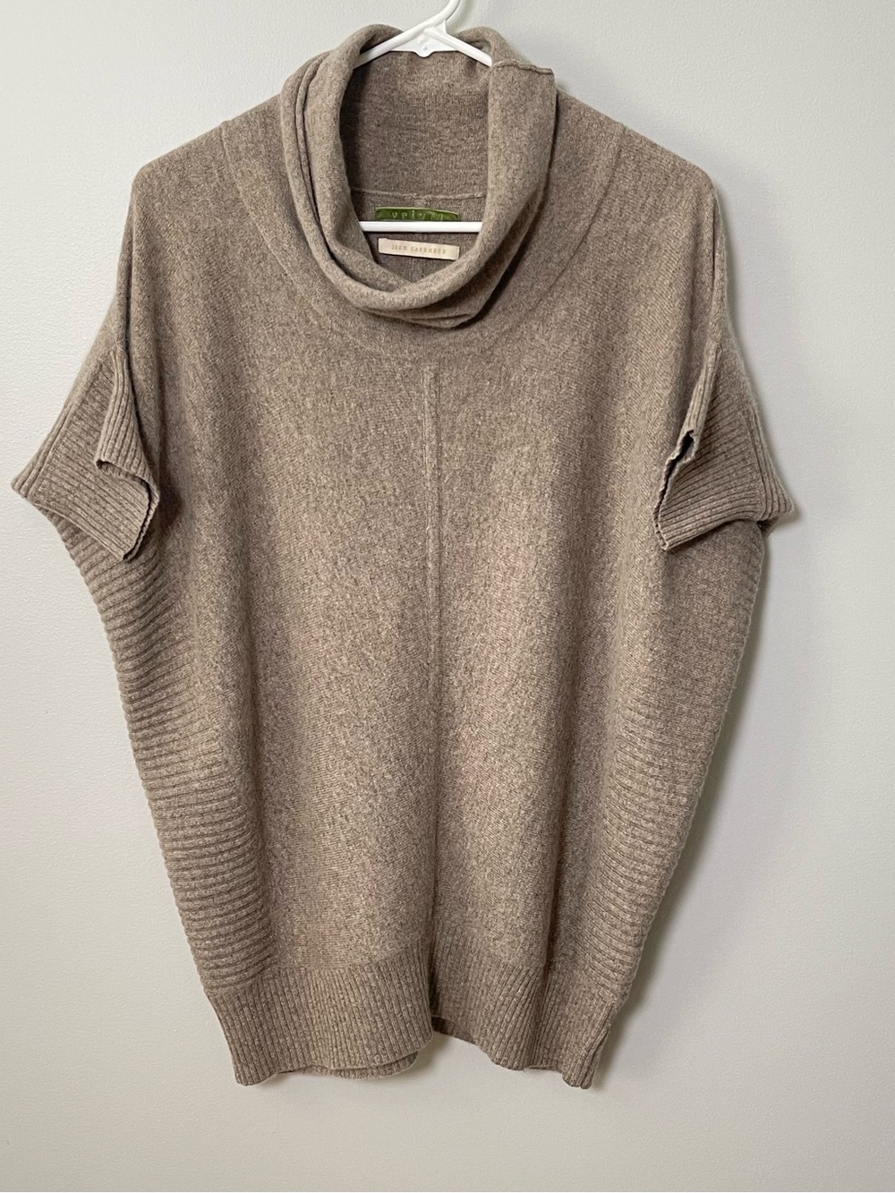 Velvet by Graham & Spencer 100% Cashmere Short Sleeve Turtleneck Sweater Beige M